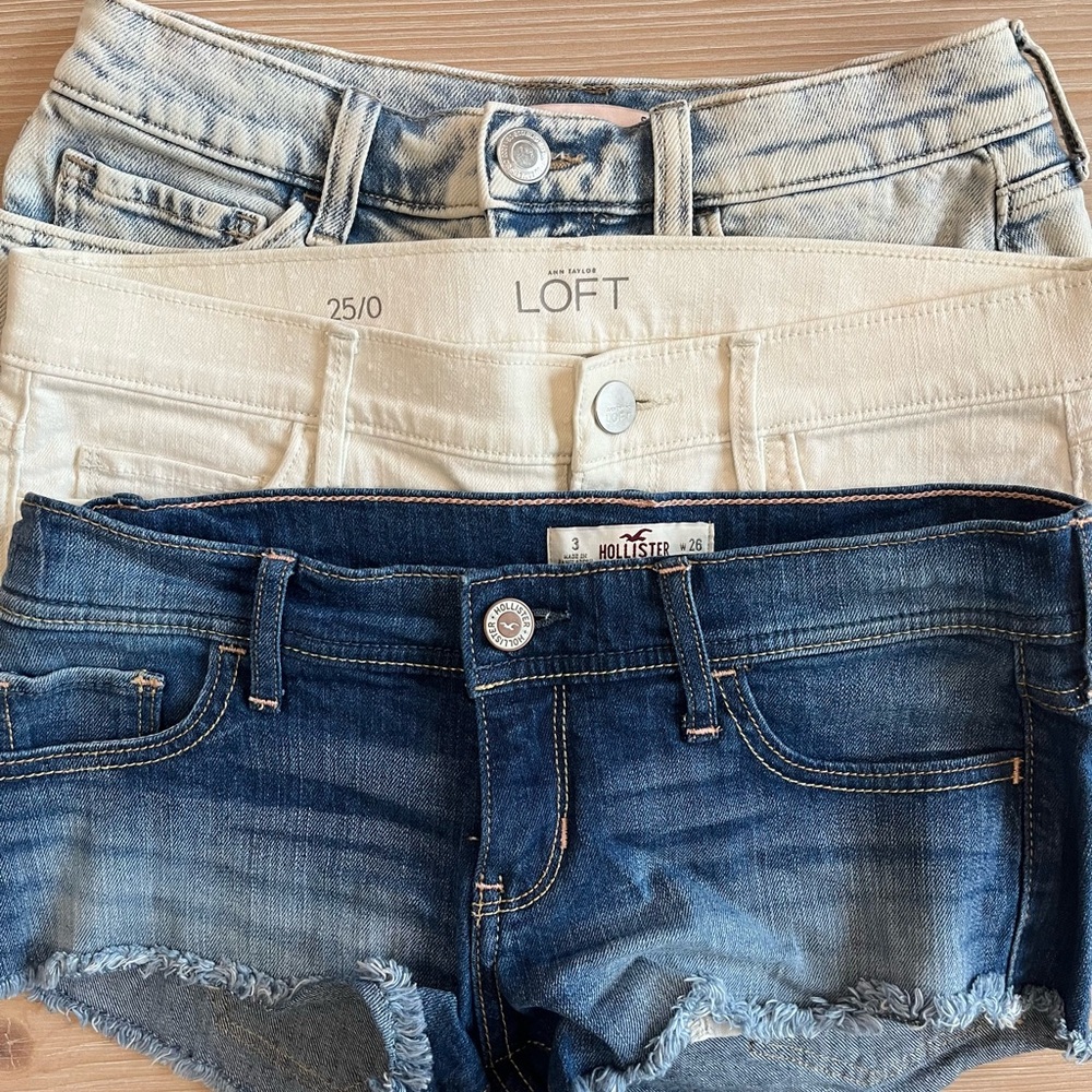 LOFT, HOLISTER SHORTS